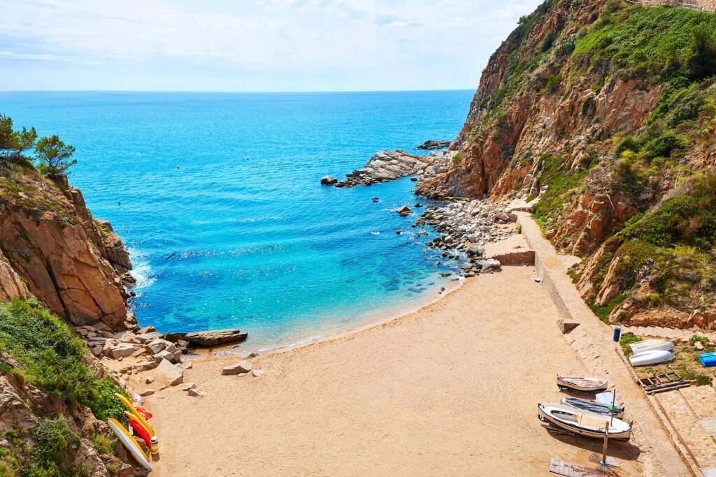 descubre el paraiso de platja de sabanell una playa de ensueno en la costa de cataluna