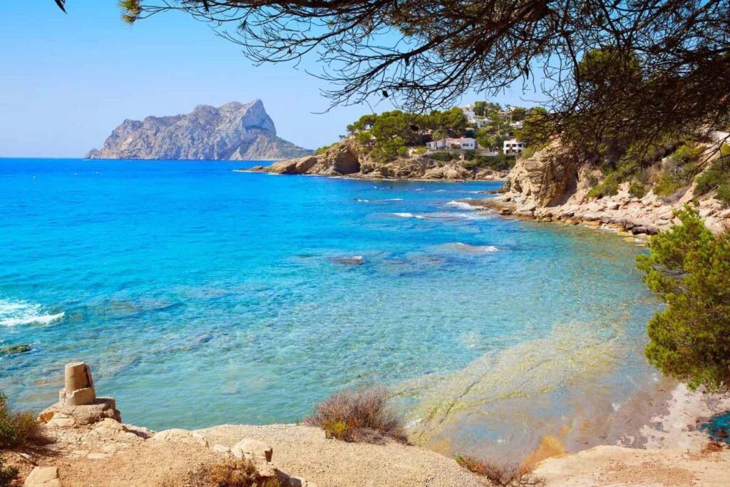 descubre la belleza de platja de les roques planes un paraiso escondido en la costa mediterranea