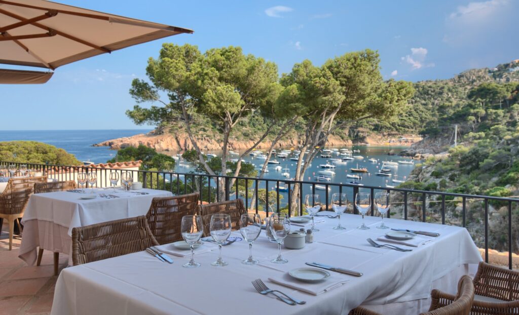 descubre los mejores restaurantes con vistas al mar en la costa brava 1